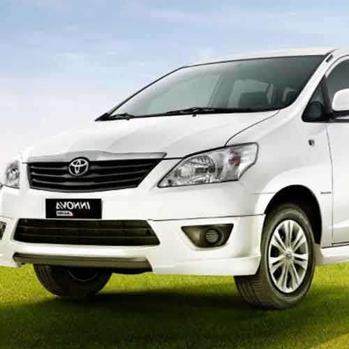 Alquiler de Coches Toyota Innova Jaipur